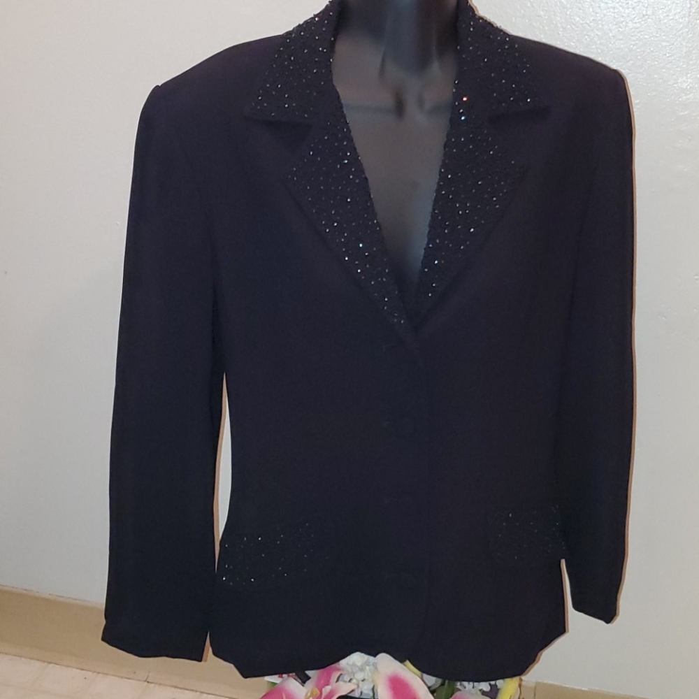 Elegant black blazer